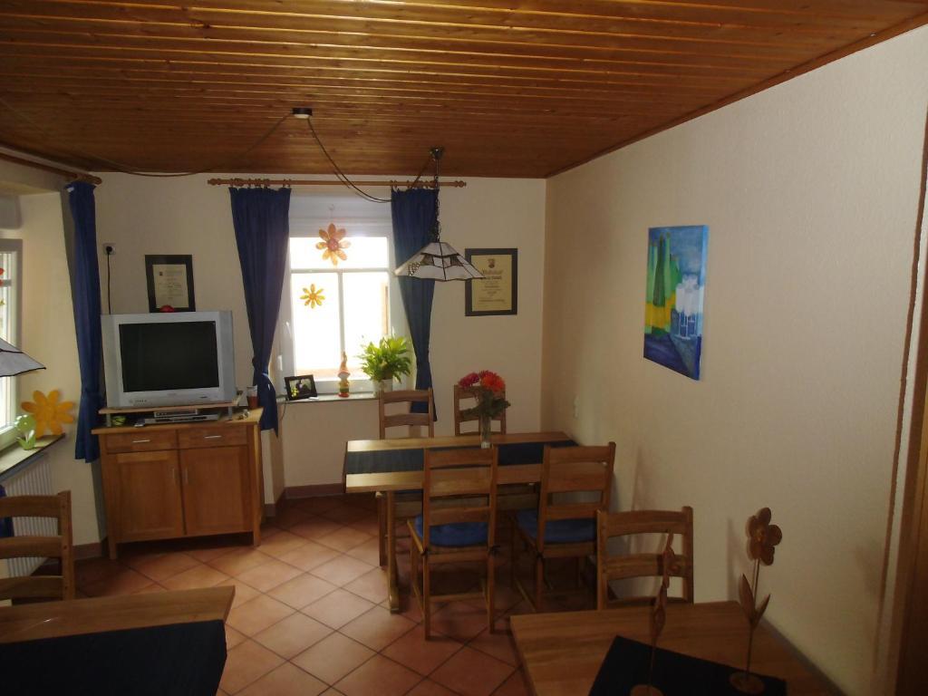 Weingut-Gästehaus Karl Otto Nalbach Briedel Zimmer foto